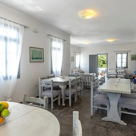 Hotel Manto Naousa (Paros)