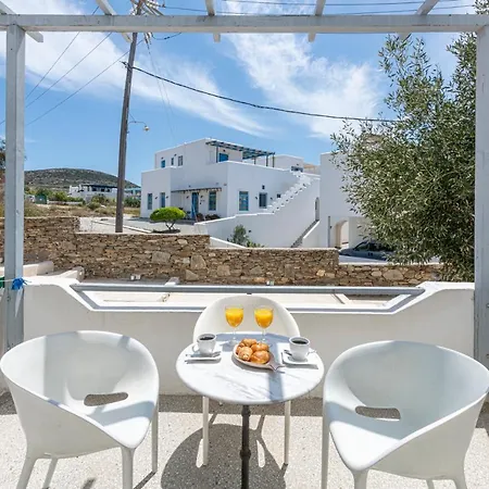 Manto Naousa (Paros)