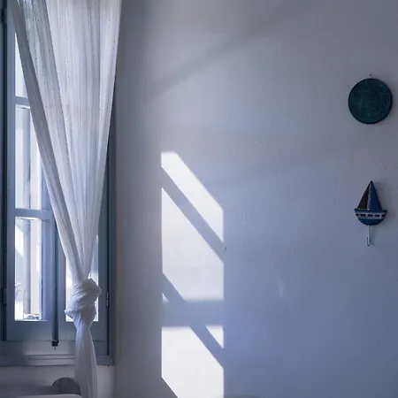 Hotel Manto Naousa (Paros)