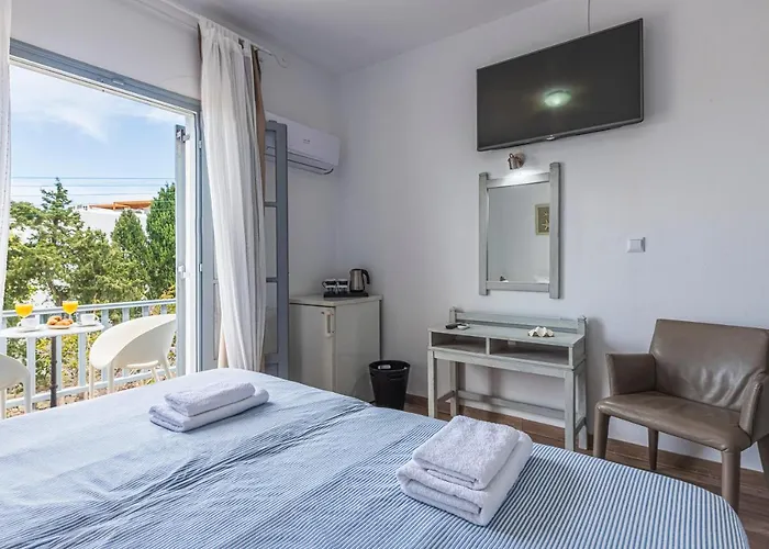 Manto Naousa (Paros)