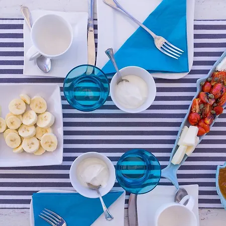 曼托酒店 纳乌萨