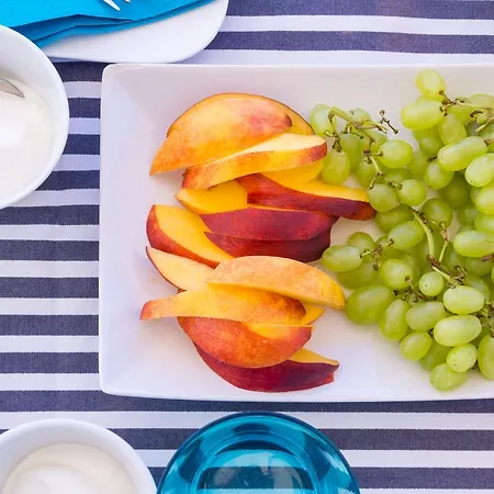 曼托酒店 纳乌萨